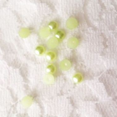 Pale Green 5mm Pearls (approx. 225)